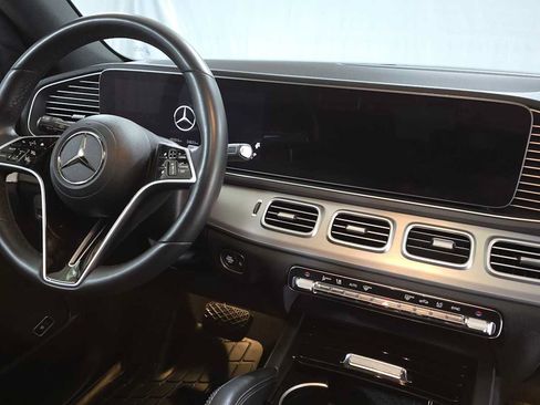 Used 2024 Mercedes-Benz GLE 450 4MATIC image 11