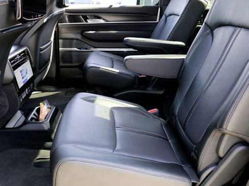 New 2026 Jeep Grand Wagoneer L Summit image 18