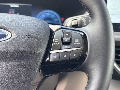Used 2025 Ford Escape Platinum w/ Premium Technology Package AWD/4WD image 33
