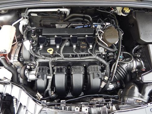 Used 2015 Ford Focus SE image 25