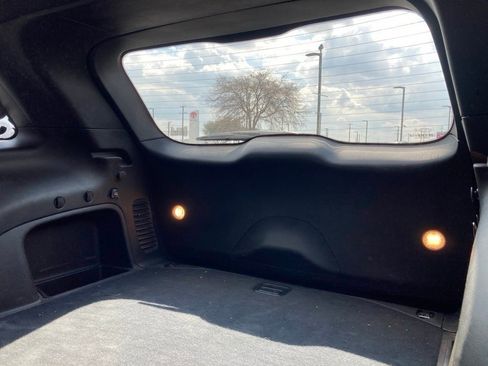 Used 2021 Jeep Grand Cherokee Laredo X image 12