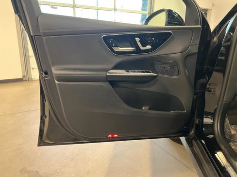 Used 2025 Mercedes-Benz GLC 350e 4MATIC image 28
