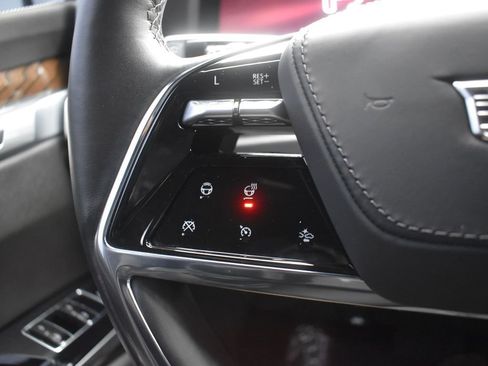 Certified 2025 Cadillac Escalade Sport Platinum image 17