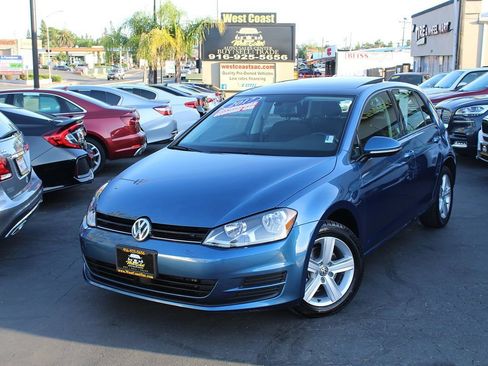 Used 2017 Volkswagen Golf Wolfsburg Edition FWD image 2