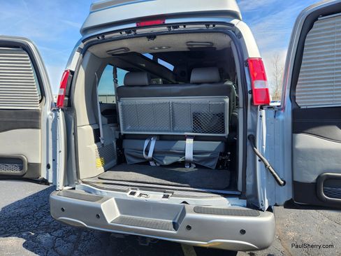 Used 2020 Chevrolet Express 2500 Extended w/ Enhanced Convenience Package image 26