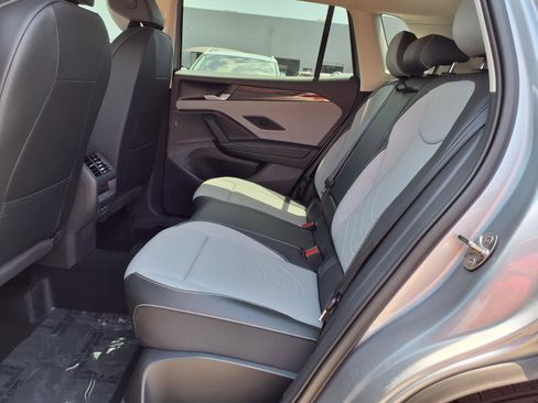 New 2026 Volkswagen Tiguan SE FWD image 13