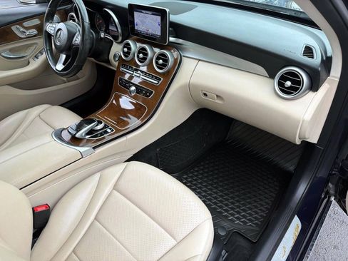Used 2015 Mercedes-Benz C 300 4MATIC Sedan image 11