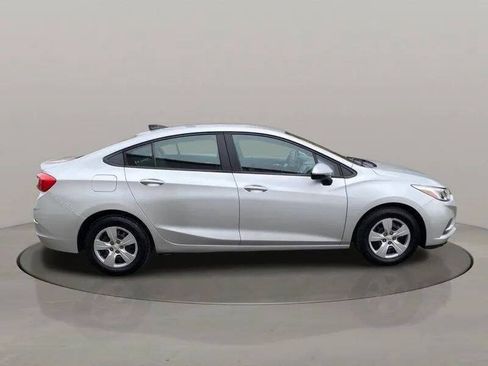 Used 2016 Chevrolet Cruze LS FWD image 7