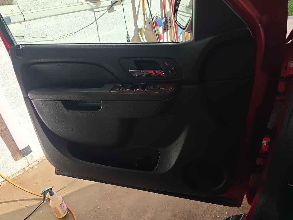 Used 2011 Chevrolet Avalanche LT AWD/4WD image 26
