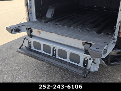 Used 2024 GMC Sierra EV Denali image 42