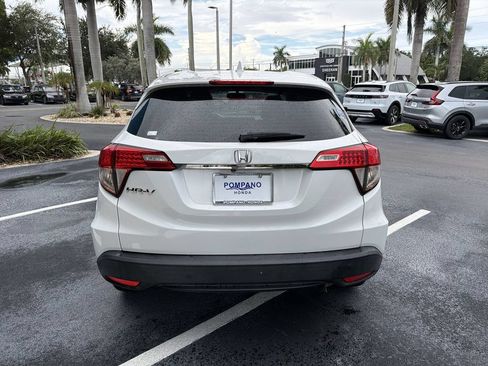 Certified 2021 Honda HR-V LX image 7