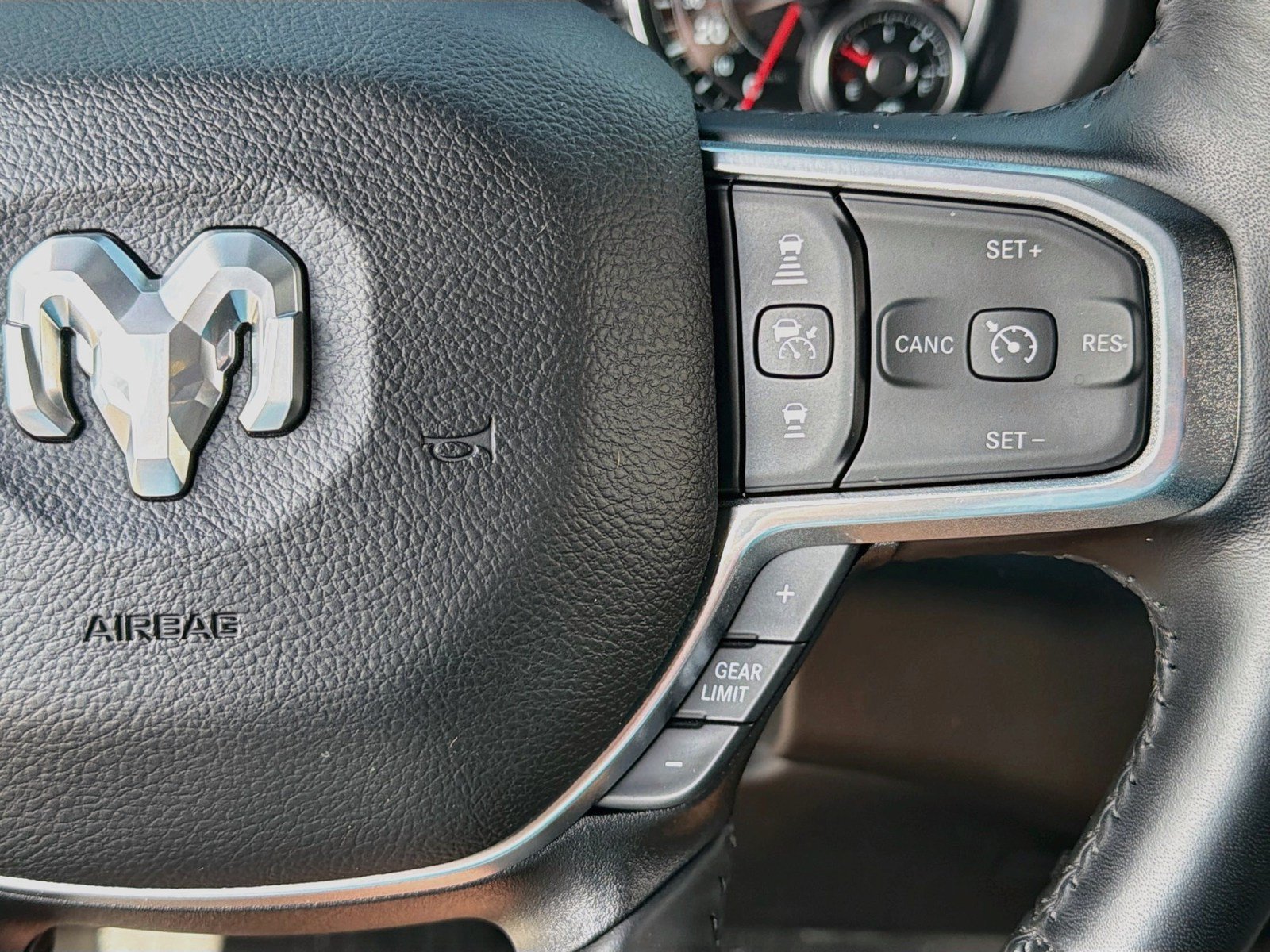Used 2023 RAM 1500 Laramie AWD/4WD image 15