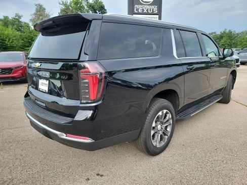 Used 2026 Chevrolet Suburban LS AWD/4WD image 9