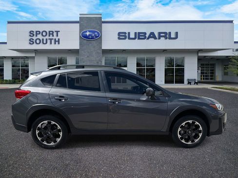 Used 2023 Subaru Crosstrek 2.0i Premium image 2