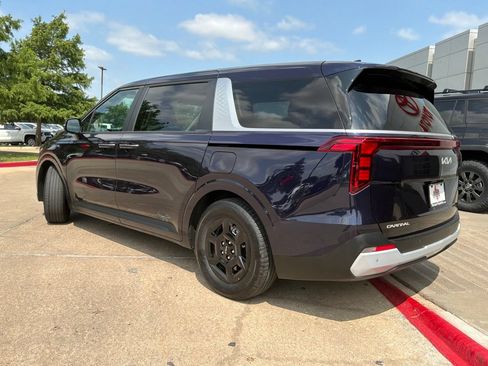 Used 2026 Kia Carnival FWD image 8