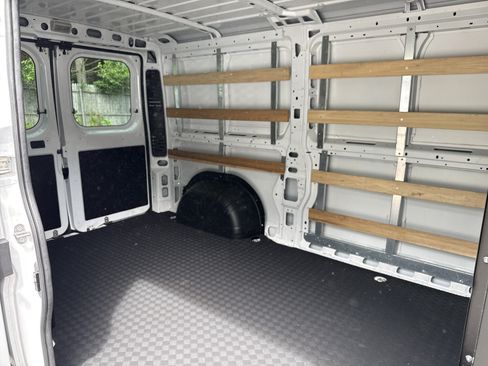 Used 2025 RAM ProMaster 2500 w/ U-Haul Equipment Group FWD image 10