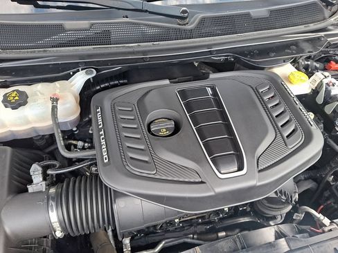 Used 2024 Jeep Grand Wagoneer L Series III AWD/4WD image 28