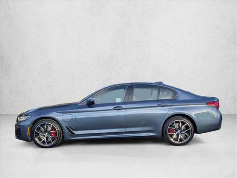 Used 2023 BMW 530e 530e w/ M Sport Package image 9