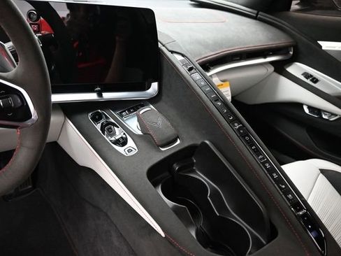 Used 2023 Chevrolet Corvette Stingray Premium Conv w/ Z51 Performance Package RWD image 15