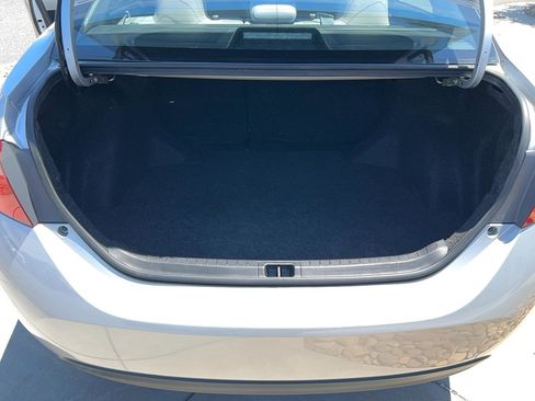 Used 2019 Toyota Corolla LE FWD image 5