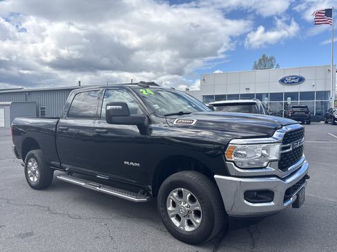 Used 2024 RAM 2500 Big Horn AWD/4WD image 1