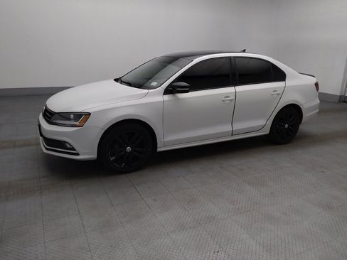 Used 2018 Volkswagen Jetta Sport FWD image 2