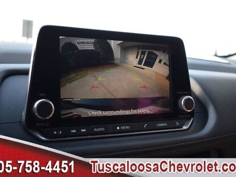 Used 2024 Nissan Rogue S image 31