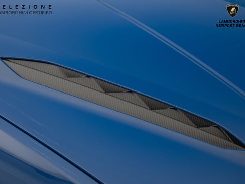 Used 2024 Lamborghini Urus Performante image 3