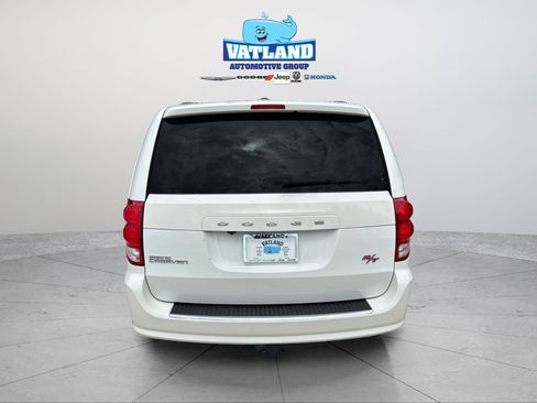 Used 2013 Dodge Grand Caravan SXT w/ UConnect Hands-Free Group FWD image 4