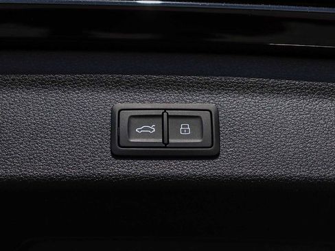 Used 2025 Audi Q3 2.0T Premium Plus w/ Premium Plus Package image 39