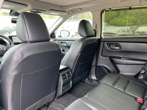 Used 2025 Nissan Rogue SL w/ Tech Package AWD/4WD image 33