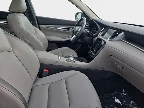 Certified 2024 INFINITI QX50 Luxe image 12