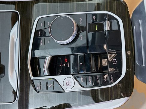 Used 2023 BMW X7 xDrive40i w/ Premium Package image 20