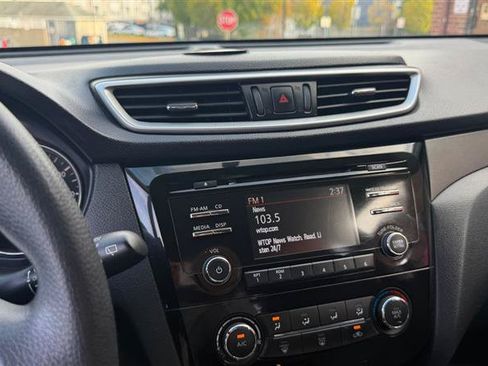 Used 2015 Nissan Rogue S AWD/4WD image 34