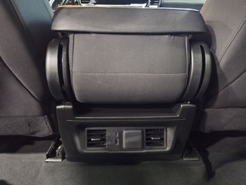Used 2025 Chevrolet Silverado 2500 LT w/ Convenience Package AWD/4WD image 26