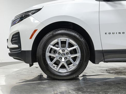 Used 2023 Chevrolet Equinox LS w/ LS Convenience Package image 3