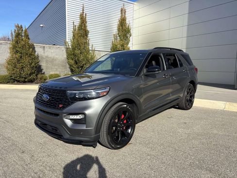 Used 2023 Ford Explorer ST w/ Equipment Group 401A image 3