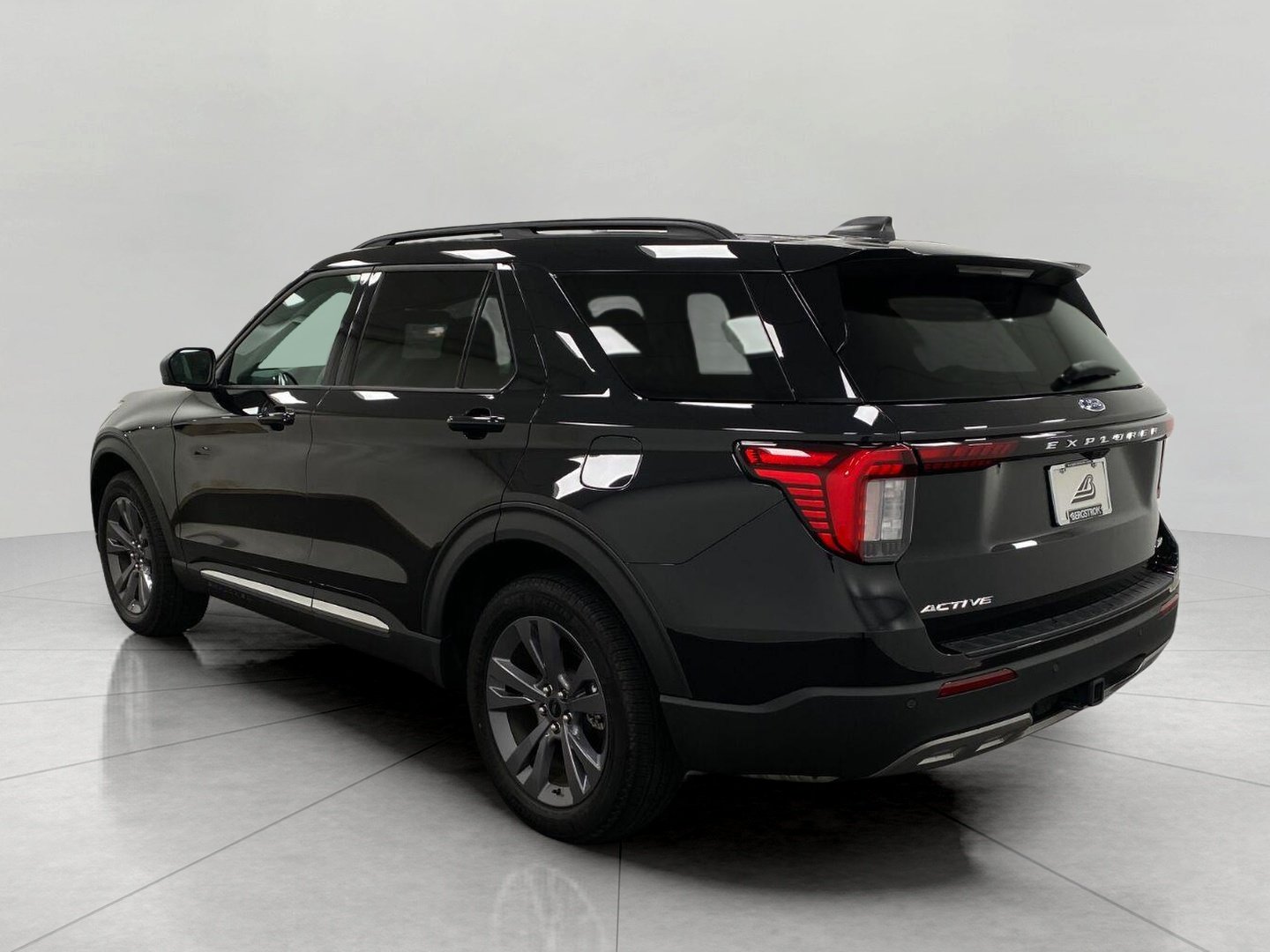 Used 2025 Ford Explorer Active w/ Active Comfort Package AWD/4WD image 8