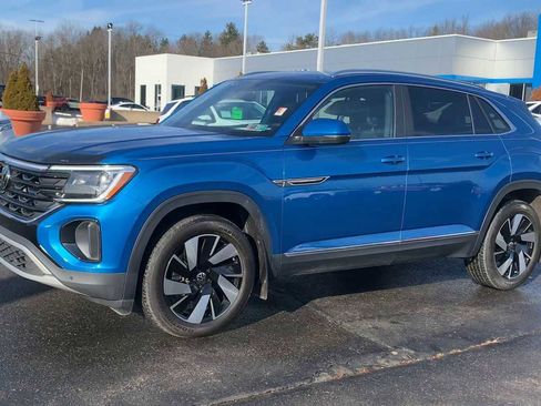 Used 2024 Volkswagen Atlas Cross Sport SEL image 4
