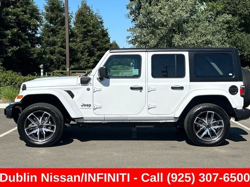 Used 2024 Jeep Wrangler Unlimited AWD/4WD image 7
