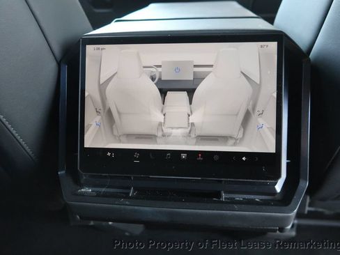 Used 2024 Tesla Cybertruck AWD Crew Cab image 21