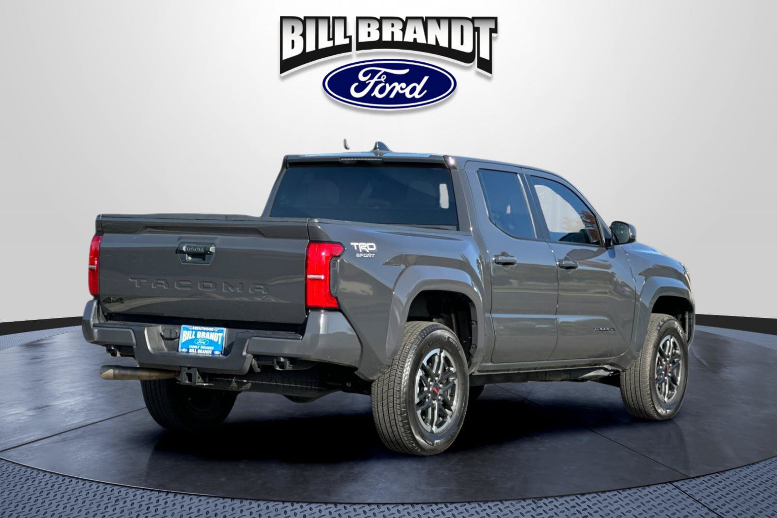 Used 2025 Toyota Tacoma TRD Sport AWD/4WD image 3