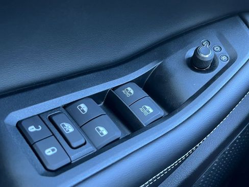 New 2025 Jeep Grand Cherokee Laredo image 7