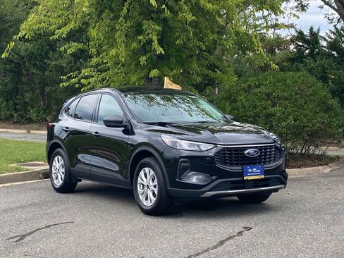 Certified 2025 Ford Escape Active w/ Active Premium Tech Pack AWD/4WD image 2