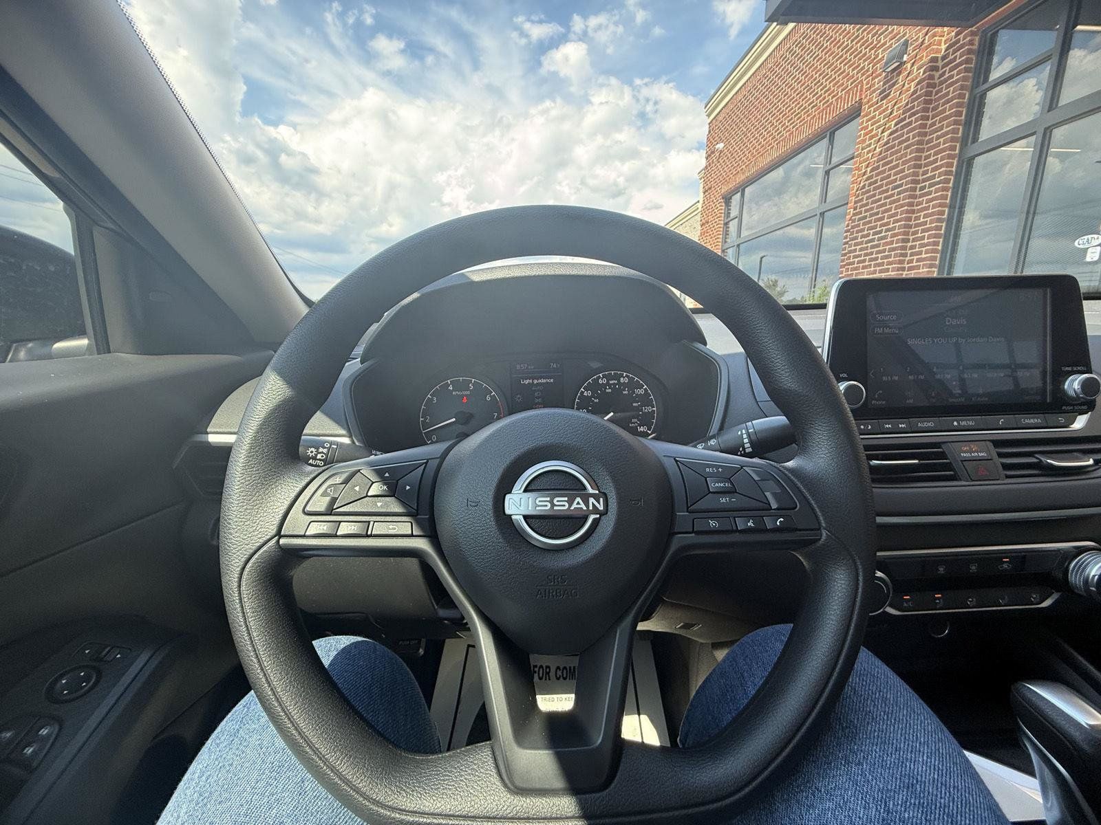 Used 2025 Nissan Altima 2.5 S FWD image 11