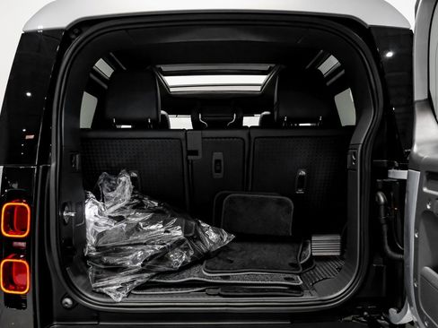 Used 2022 Land Rover Defender 90 X-Dynamic S image 42