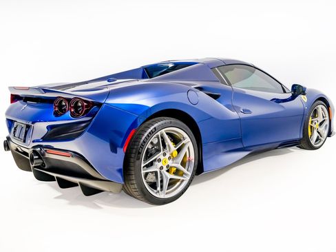 Used 2023 Ferrari F8 Tributo image 9