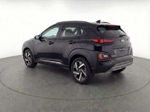 Used 2025 Nissan Kicks SV image 6