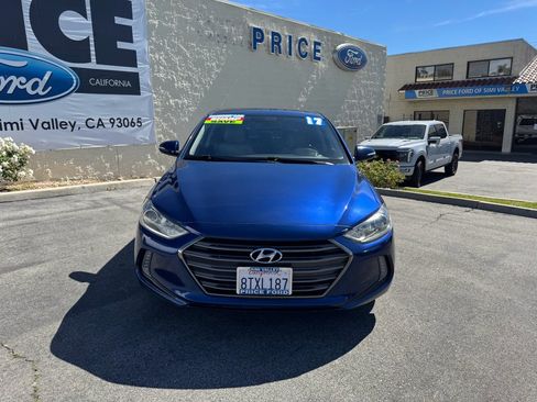 Used 2017 Hyundai Elantra Limited image 2