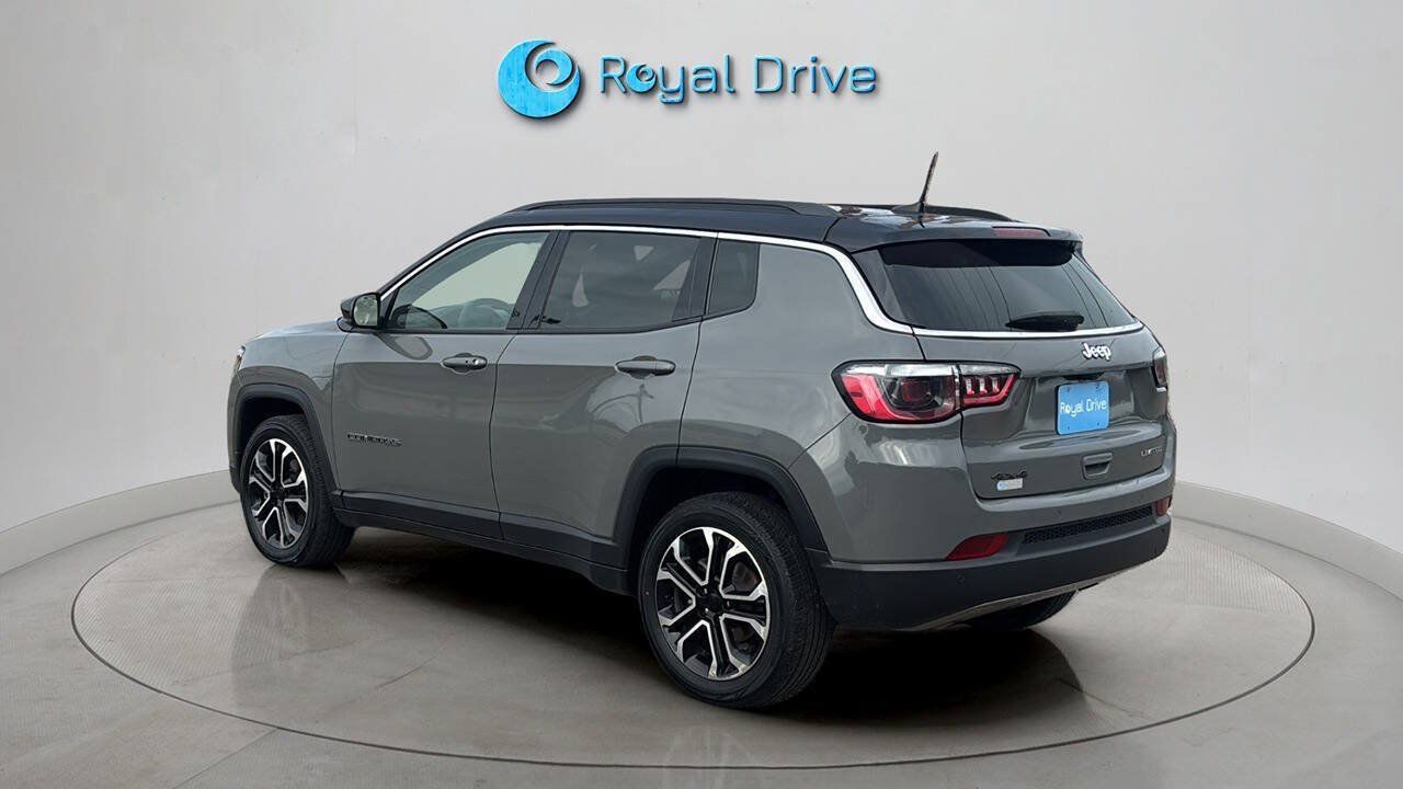 Used 2024 Jeep Compass Limited AWD/4WD image 4